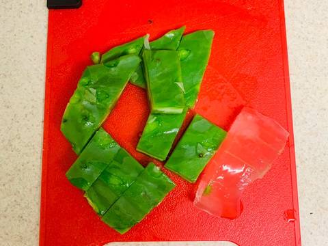 Foto del paso 2 de la receta Batido quema grasa. de perejil aloe Vera y nopal
