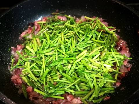 Foto del paso 4 de la receta Pasta italiana con espárragos silvestre y jamón currado