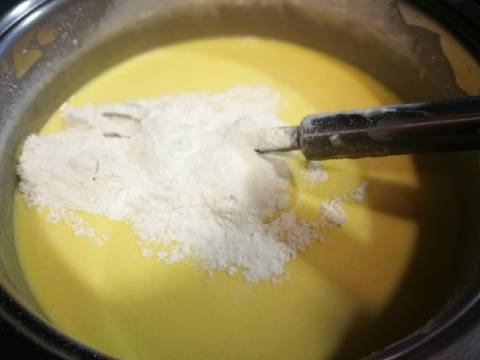 Foto del paso 6 de la receta Tarta de queso y arándanos con base de galletas