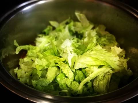 Foto del paso 5 de la receta Sopa de tomate con lechuga romana