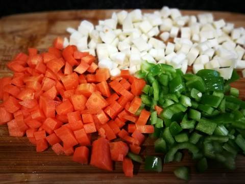 Foto del paso 3 de la receta Guiso de habas con pollo y alcachofas al las hierbas aromaticas