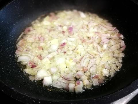 Foto del paso 1 de la receta Macarrones con calabacin y chorizo