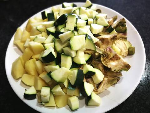 Foto del paso 5 de la receta Guiso de alcachofas con costillas de cerdo y patata ð¥