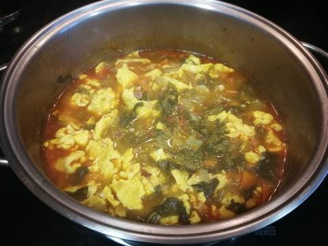 Foto del paso 8 de la receta Sopa de lechuga romana con jamÃ³n curado