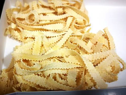 Foto del paso 1 de la receta Pasta italiana con espárragos silvestre y jamón currado