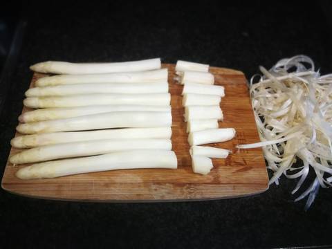 Foto del paso 1 de la receta Espárragos blancos con mayonesa de atún y semillas de girasol ð»