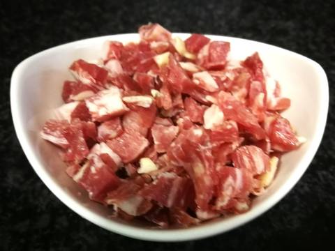 Foto del paso 1 de la receta Pasta italiana con espárragos silvestre y jamón currado