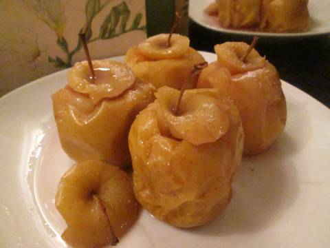 Manzanas al vino tinto con azúcar avainillado Receta de Manzanas al vino tinto con azúcar avainillado Receta de