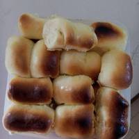 Roti Unyil Sosis Keju Favorit Keluarga ( Mini Sausage roll bun)