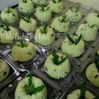 Resep Bolu mini pandan meses 🌿 oleh Xenia Kitchen's - Cookpad