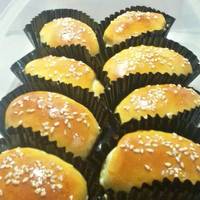 Roti Unyil Sosis Keju Favorit Keluarga ( Mini Sausage roll bun)