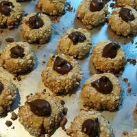 Resep Peanut Choco Thumbprint Cookies renyah+step by step 