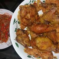 Resep Ayam goreng kremes ala mbok Berek oleh Susi Agung - Cookpad