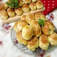 Roti Unyil Sosis Keju Favorit Keluarga ( Mini Sausage roll bun)