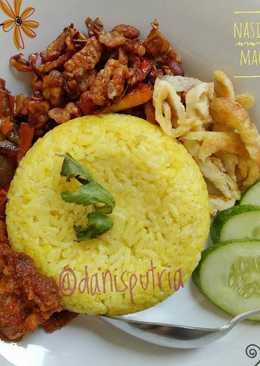 Nasi kuning magic com