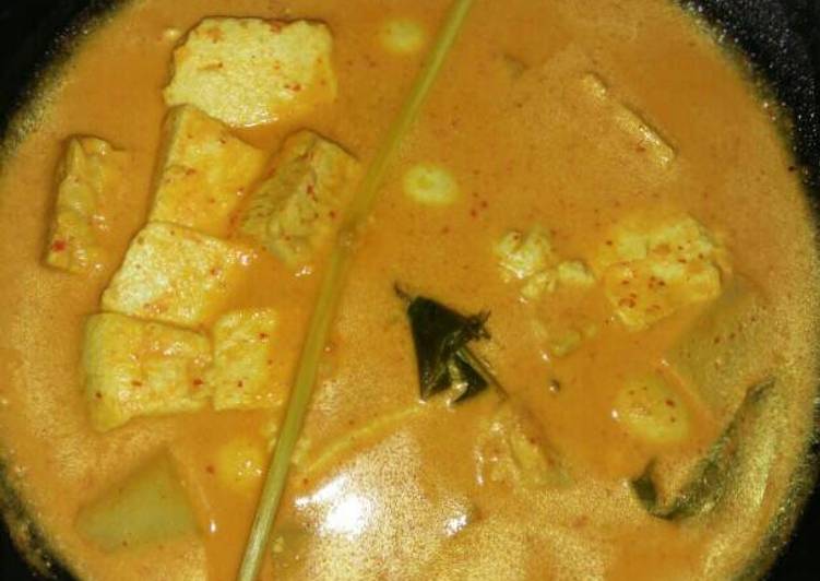 gambar untuk cara membuat Gulai 3TK (tahu, tempe, telur puyuh dan kentang)