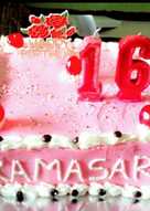 Kue tart brownis saus blubery