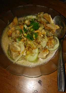 Lontong Tahu Baso Saus Kacang