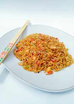 8. Indomie Goreng Pedas #SeninSemangat