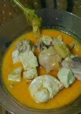 Opor ayam tahu bumbu kuning