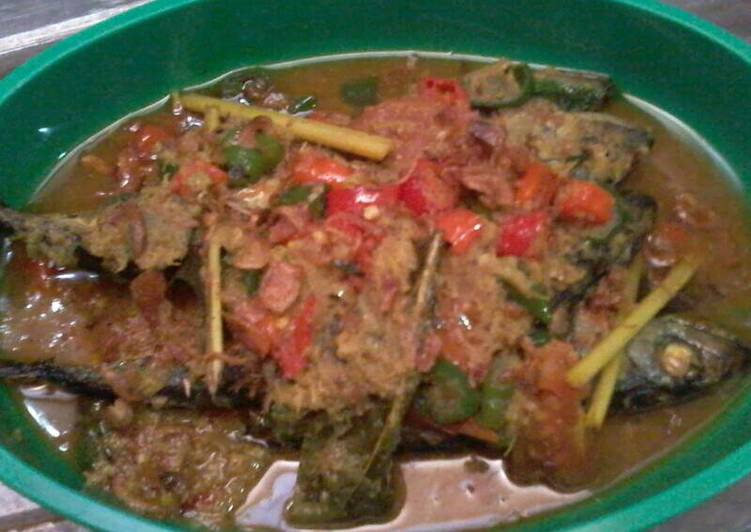 gambar untuk resep Ikan pindang bumbu acar kuning