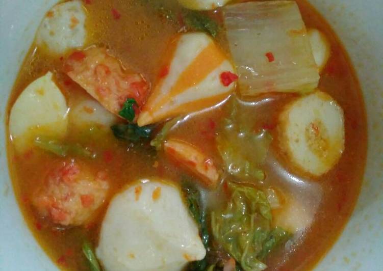 resep lengkap untuk Tom yum bakso seafood yummy