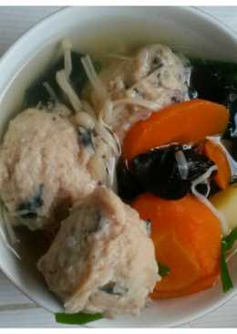 Sop bakso rambutan