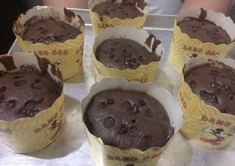 bahan dan cara membuat Chocolate cupcake