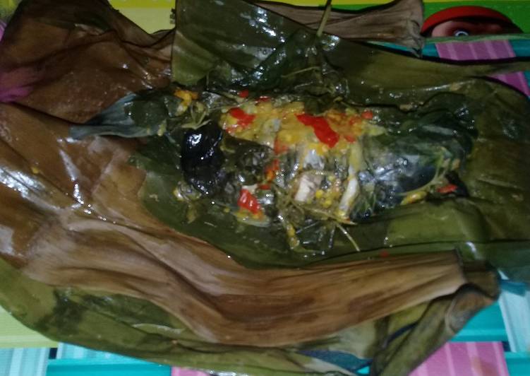 gambar untuk cara membuat Pepes ikan Mas daun kemangi