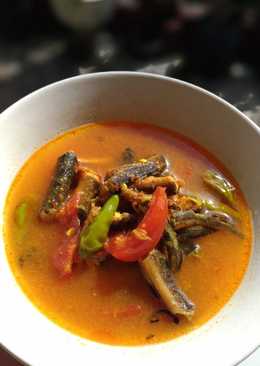 Belut gulai asam