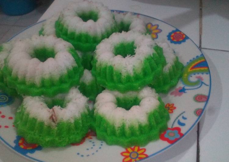 Resep Putu ayu Dari Dian Purnamawati (Bunda Rasyid_Putri_Zahra)