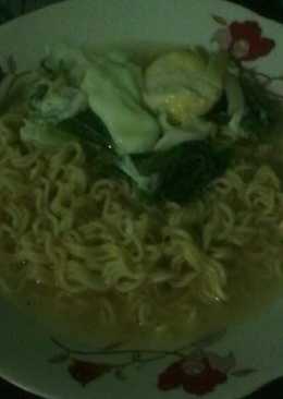 Mie instan kriuk ala2x aku (Mie Seduh polosan/+ Sayur & Telur)