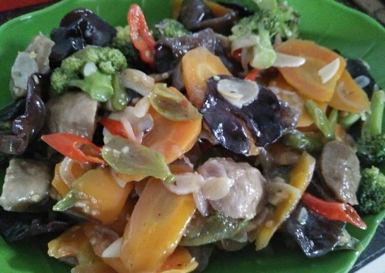 resep masakan Tumis baso brokoli jamur kuping