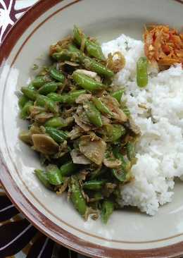 Tumis buncis udang rebon