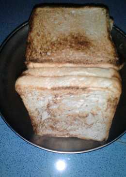 Roti tawar panggang isi selai