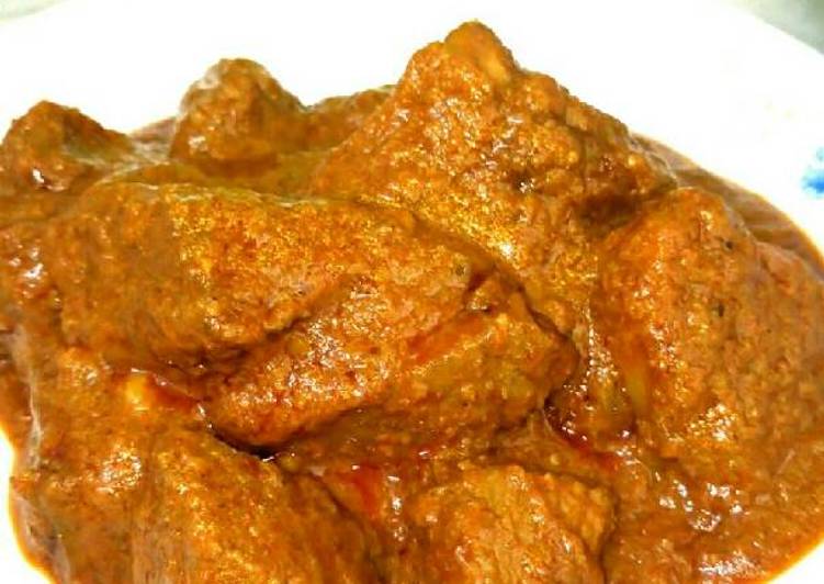 resep lengkap untuk Rendang setengah kering (saya buat setengah kering karena suami tidak suka rendang kering,tidak gravy katanya :-))