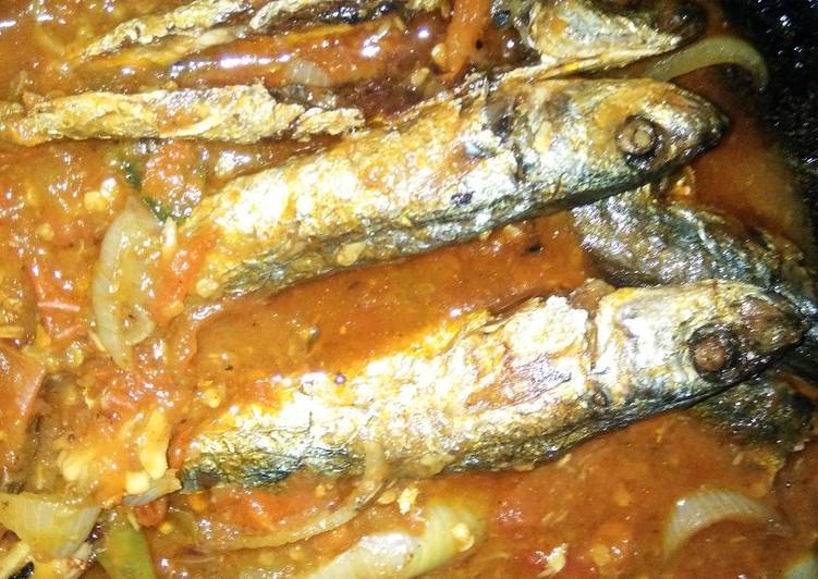 resep makanan Balado ikan keranjang / tongkol / cue
