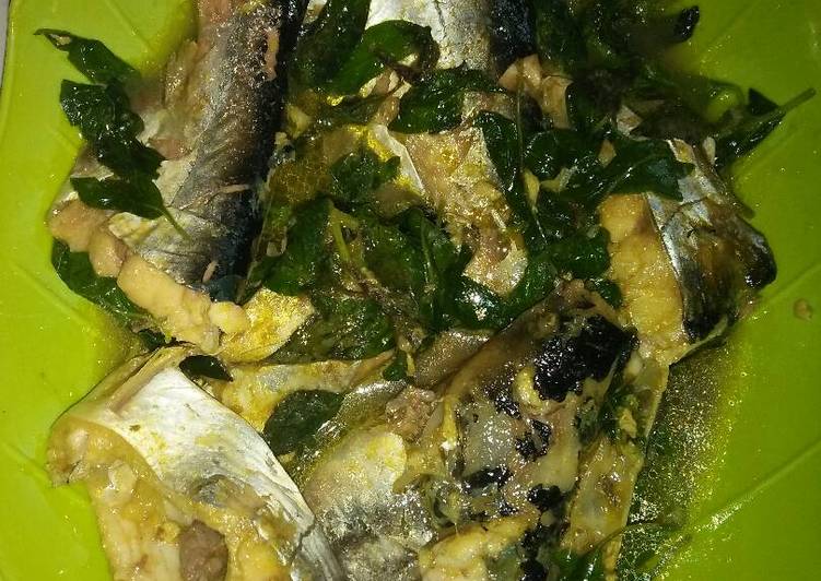 bahan dan cara membuat Pindang patin daun kemangi