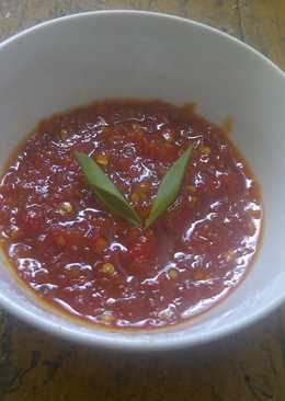 Sambal tomat "seuhah" (gak pake terasi) // Traditional sauce sundanese