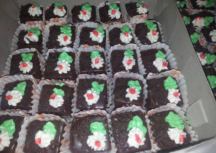  Resep  BROWNIES  panggang Ny Liem cocok buat  usaha oleh 