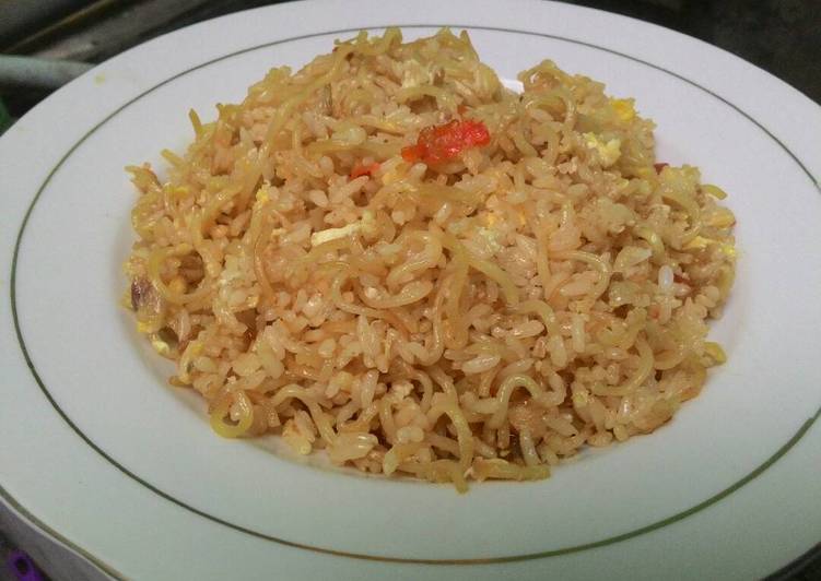 gambar untuk resep makanan Nasi goreng indomie goreng mawut