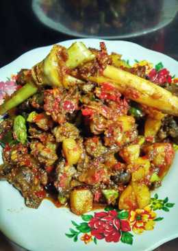 Sambal goreng ati ampela mix kentang N petay ð