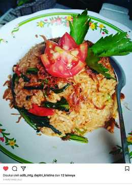 Nasi goreng jamur bumbu iris