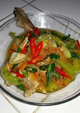 Tumis ikan asin gabus