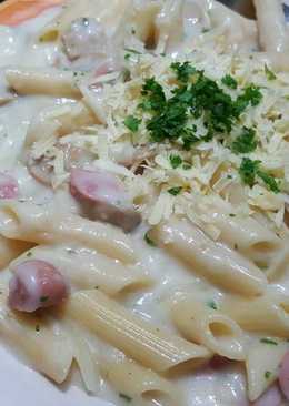 Macaroni crem keju sosis