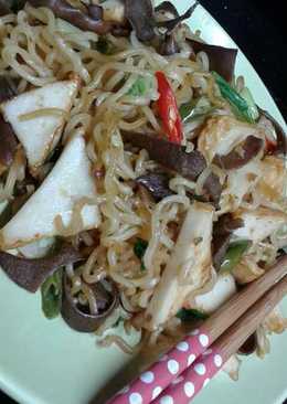 INDOMIE GR TUMIS TOFU IKAN & JAMUR KUPING