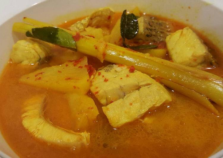 cara membuat Ikan kakap kuah nanas (Barramundi fish with pineapple soup)