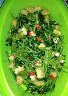 Tumis kangkung tahu