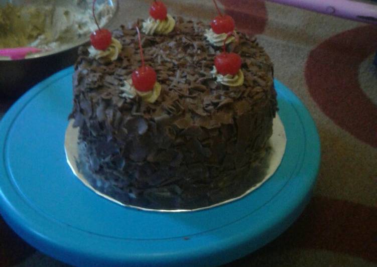 gambar untuk cara membuat Blackforest cake