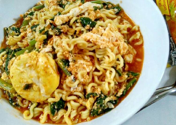 bahan dan cara membuat indomie kari pedas mantap